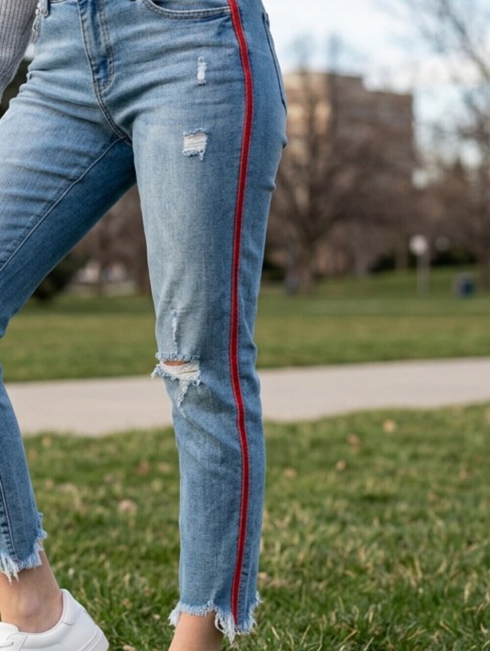 Women's Seven7 Jeans Blue Distressed Ankle Skinny with Red Stripe Plus Size14